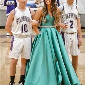 Sherri Hill 51856- size 6